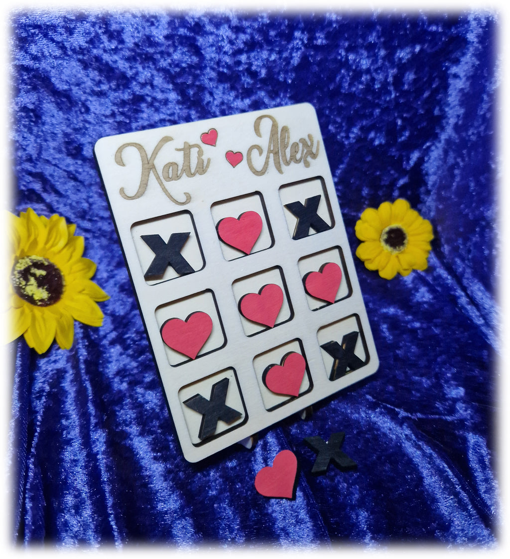 LOVE Tik Tak Toe personalisiert
